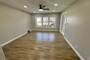 940 Tanglewood Dr, Wheeling, IL 60090 - Photo 6