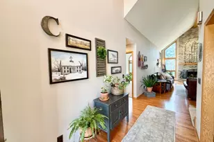 1325 Foxpointe Dr, Sycamore, IL 60178 - Photo 6