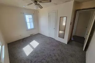 1430 E Vanderhoof St, Decatur, IL 62521 - Photo 8