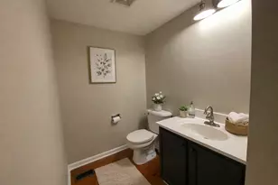 2467 Deerfield Dr, Aurora, IL 60506 - Photo 4