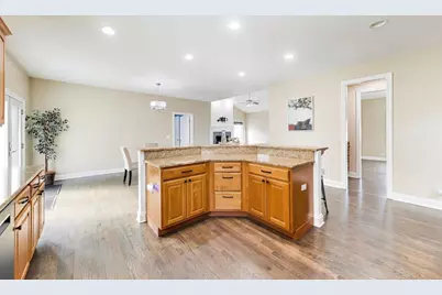 421 W Hawthorne Street, Arlington Heights, IL 60004 - Photo 16