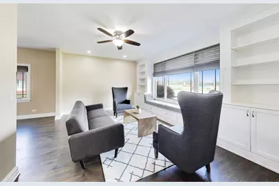 421 W Hawthorne Street, Arlington Heights, IL 60004 - Photo 8