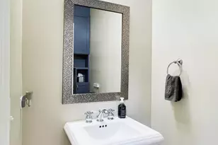 421 W Hawthorne St, Arlington Heights, IL 60004 - Photo 22