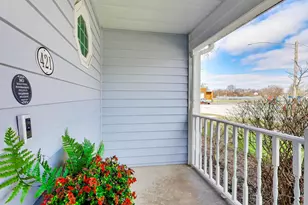 421 W Hawthorne St, Arlington Heights, IL 60004 - Photo 4