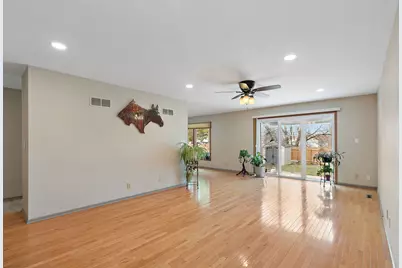 510 Eisenhower Street, Marengo, IL 60152 - Photo 2