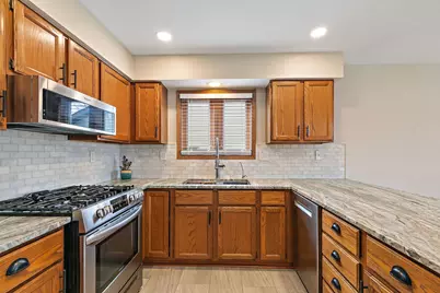 510 Eisenhower Street, Marengo, IL 60152 - Photo 6