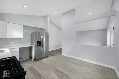 7616 S 78th Avenue, Bridgeview, IL 60455 - Photo 4