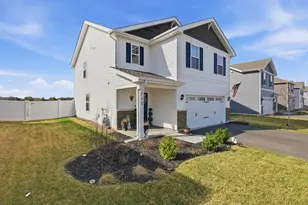 117 Fieldcrest Ave, Hampshire, IL 60140 - Photo 2