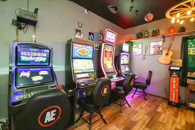 2110 4th Street, Peru, IL 61354 - Photo 16