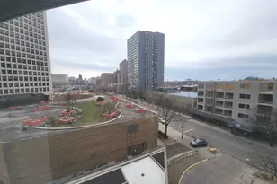 5415 N Sheridan Rd, Chicago, IL 60640 - Photo 2