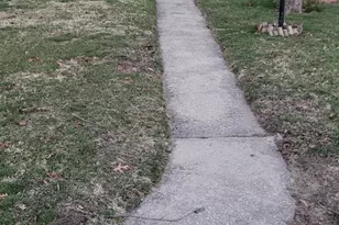 18237 Oakwood Ave, Lansing, IL 60438 - Photo 8