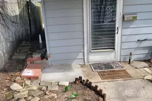 18237 Oakwood Ave, Lansing, IL 60438 - Photo 4