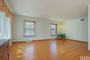 1733 Camellia Ln, Schaumburg, IL 60173 - Photo 18