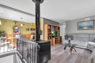 1314 Ely Ct, Wheeling, IL 60090 - Photo 2