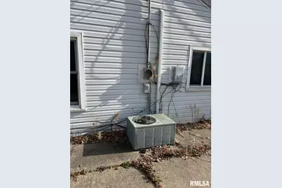 17122 10th Avenue, Carbon Cliff, IL 61239 - Photo 8