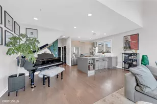 2216 W Armitage Ave, Chicago, IL 60647 - Photo 10