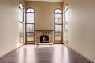 319 Stonebridge Way, Mundelein, IL 60060 - Photo 2