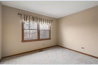 319 Stonebridge Way, Mundelein, IL 60060 - Photo 8