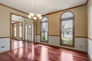 319 Stonebridge Way, Mundelein, IL 60060 - Photo 4