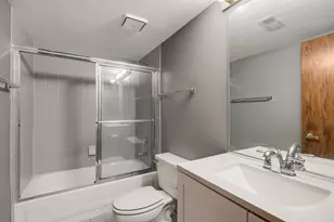 319 Stonebridge Way, Mundelein, IL 60060 - Photo 14