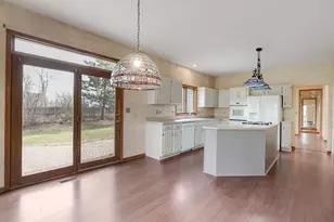 319 Stonebridge Way, Mundelein, IL 60060 - Photo 6