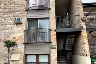 1920 Cherry Ln, Northbrook, IL 60062 - Photo 1