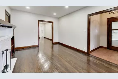 7818 S Merrill Avenue, Chicago, IL 60649 - Photo 4