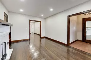 7818 S Merrill Ave, Chicago, IL 60649 - Photo 4