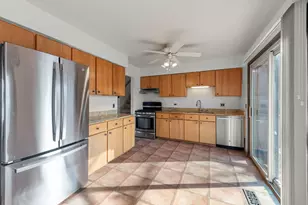 127 Monticello Cir, Bolingbrook, IL 60440 - Photo 10