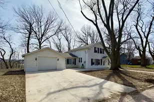 1704 Main St, Peru, IL 61354 - Photo 1