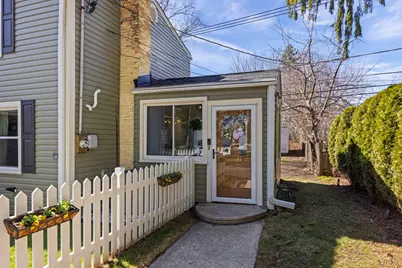 934 S Highland Avenue, Arlington Heights, IL 60005 - Photo 2