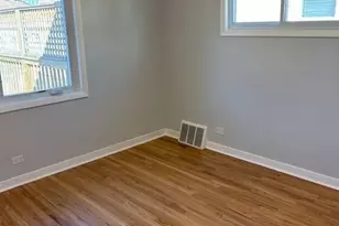 2358 Hainsworth Ave, North Riverside, IL 60546 - Photo 12