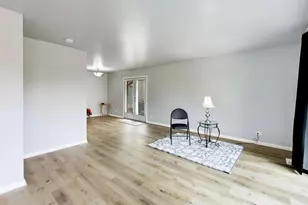 455 Verde Dr, Schaumburg, IL 60173 - Photo 4