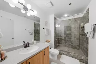 360 W Illinois St, Chicago, IL 60654 - Photo 12
