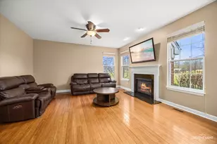 2782 Blakely Ln, Naperville, IL 60540 - Photo 6