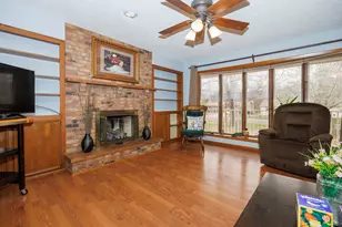 1202 N Linden St, Normal, IL 61761 - Photo 4