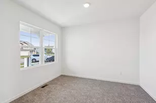 468 Vista Dr, Hampshire, IL 60140 - Photo 4