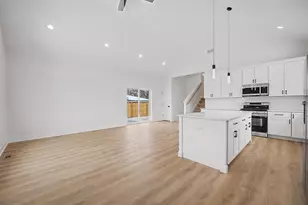 8245 43rd Pl, Lyons, IL 60534 - Photo 2