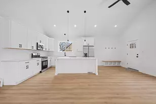 8245 43rd Pl, Lyons, IL 60534 - Photo 6