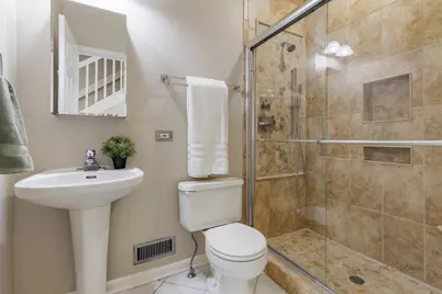 371 Sycamore Street, Vernon Hills, IL 60061 - Photo 20