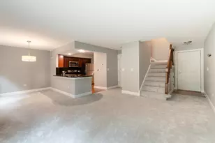 43 Foxcroft Rd, Naperville, IL 60565 - Photo 4