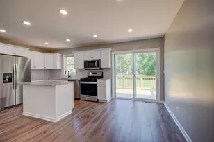 394 W 3rd St, Braidwood, IL 60408 - Photo 6