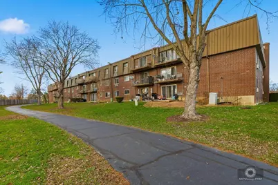 588 Fairway View Drive #2H, Wheeling, IL 60090 - Photo 2