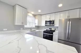 7841 W 74 St, Bridgeview, IL 60455 - Photo 2