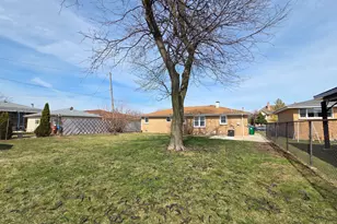 7841 W 74 St, Bridgeview, IL 60455 - Photo 12
