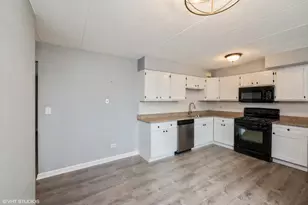 6150 S Kensington Ave, Countryside, IL 60525 - Photo 2