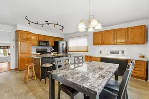 126 June Ln, Lombard, IL 60148 - Photo 10