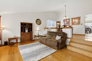 126 June Ln, Lombard, IL 60148 - Photo 4