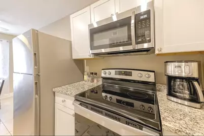 [Address not provided], Chicago, IL 60610 - Photo 6