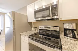 [Address not provided], Chicago, IL 60610 - Photo 6